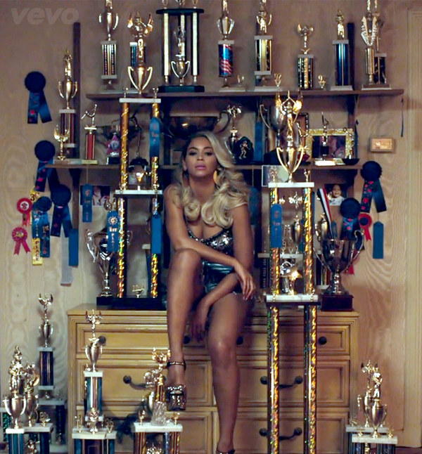 Beyonce-that-grape-juice-pretty-hurts-10